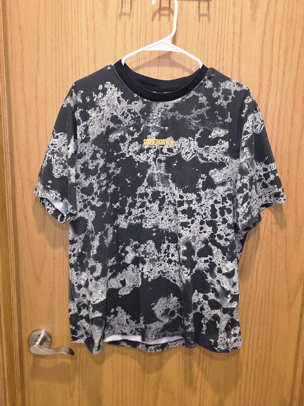 Superdry Men’s Black & White Acid-Wash Logo Tee